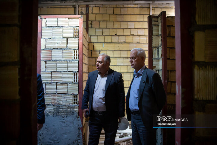 بازدید نائب رئیس شورای شهر و شهردار اصفهان از پروژه باغ مشاهیر