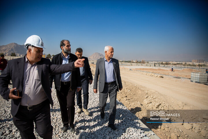 بازدید نائب رئیس شورای شهر و شهردار اصفهان از پروژه باغ مشاهیر