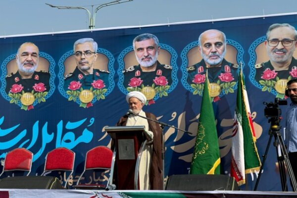 تحولات جهانی نشان از جابه‌جایی قدرت به نفع محور حق دارد