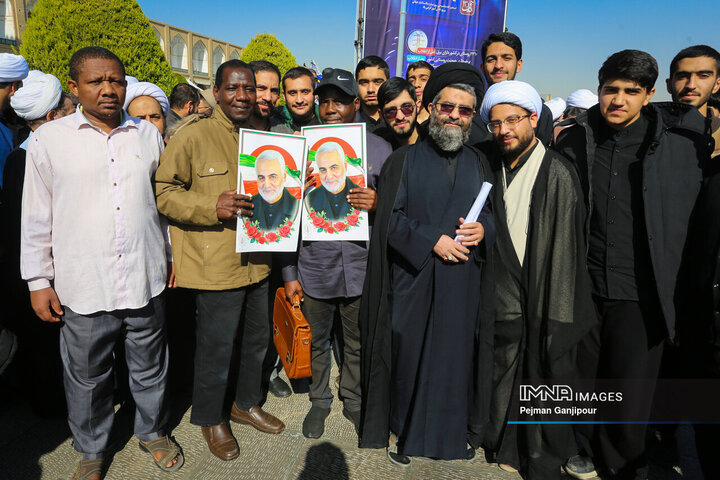 راهپیمایی یوم‌الله 13 آبان در اصفهان