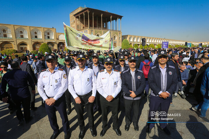 راهپیمایی یوم‌الله 13 آبان در اصفهان