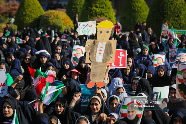 راهپیمایی یوم‌الله 13 آبان در اصفهان