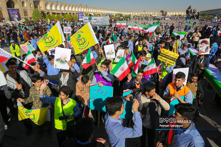 راهپیمایی یوم‌الله 13 آبان در اصفهان