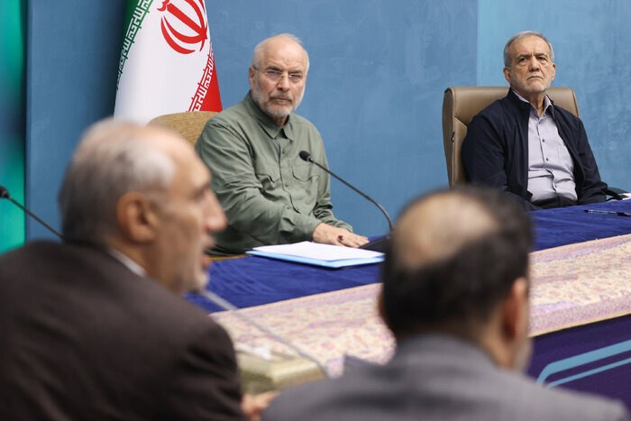 برگزاری نشست بهرهبرداری از ظرفیتهای اقتصادی استانهای مرزی با حضور پزشکیان و قالیباف