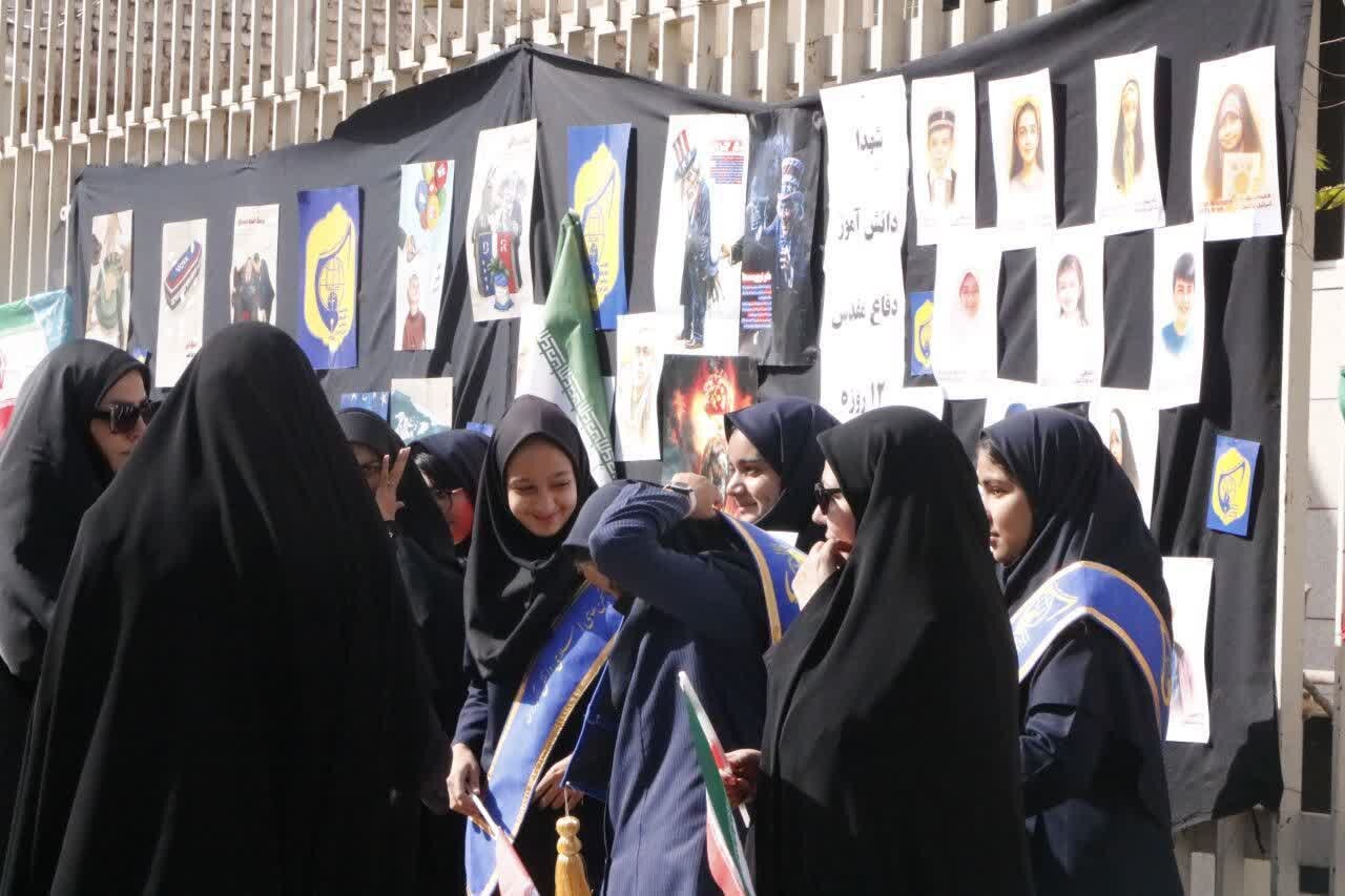 حضور پرشور مردم شیعه و سنی زاهدان در راهپیمایی ۱۳ آبان + تصاویر