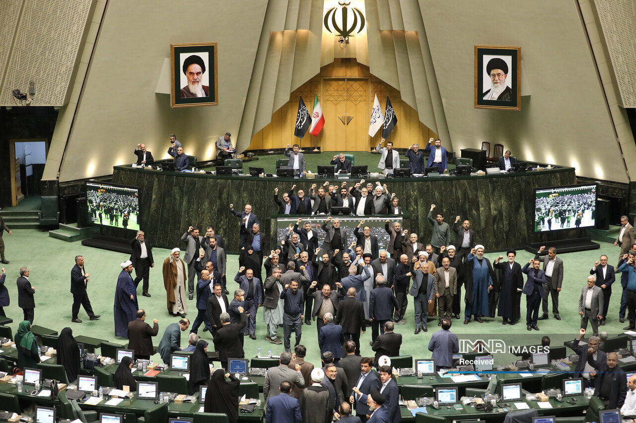 از ممنوع و الورود شدن گروسی به ایران تا هشدار مجلس درباره تبعات گران شدن بنزین به دولت