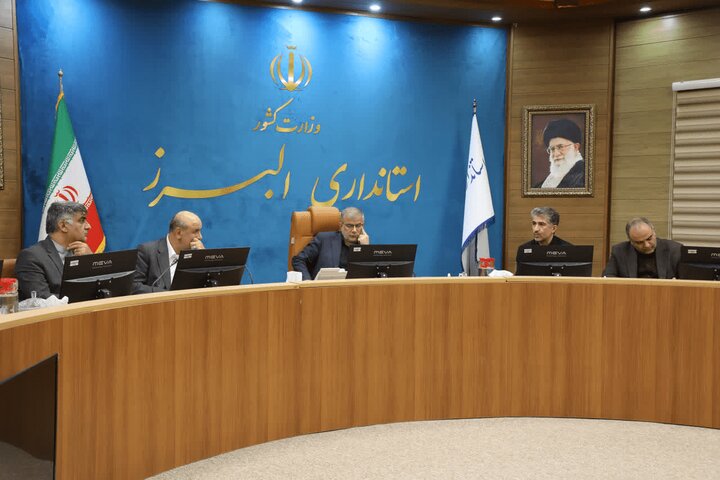 ادارات ‌و مدارس مجهز به پنل خورشیدی شود