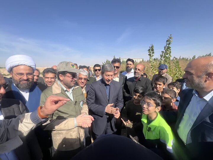 تولید ۹ میلیون نهال در راستای اجرای طرح ملی کاشت یک میلیارد درخت در اصفهان