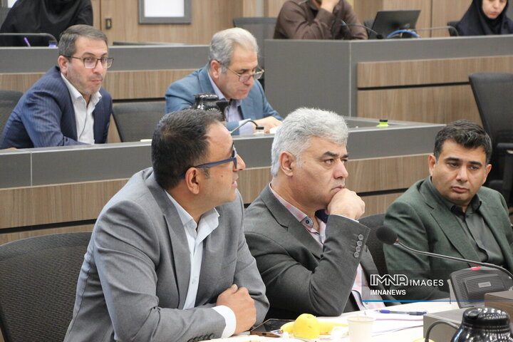 نشست هم اندیشی مدیران بومی سازی صنایع معدنی کشور