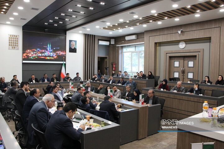 نشست هم اندیشی مدیران بومی سازی صنایع معدنی کشور