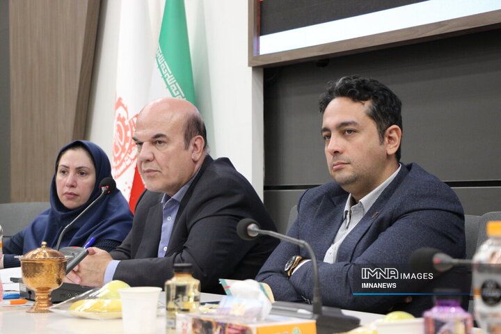 نشست هم اندیشی مدیران بومی سازی صنایع معدنی کشور