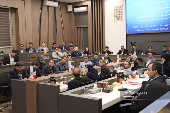 نشست هم اندیشی مدیران بومی سازی صنایع معدنی کشور