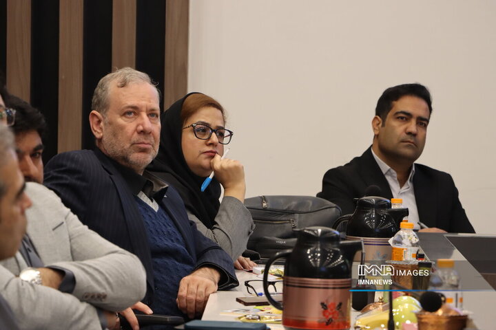 نشست هم اندیشی مدیران بومی سازی صنایع معدنی کشور