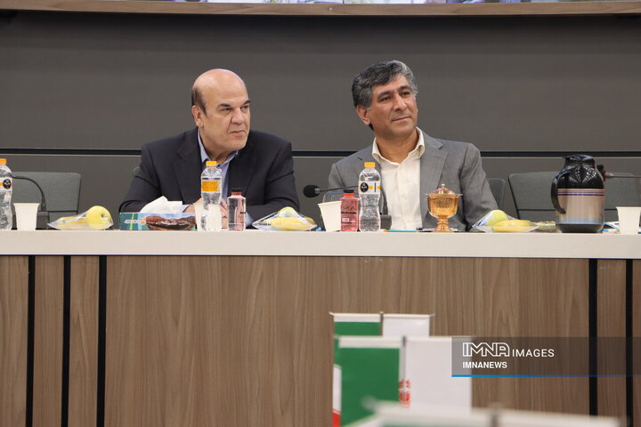 نشست هم اندیشی مدیران بومی سازی صنایع معدنی کشور