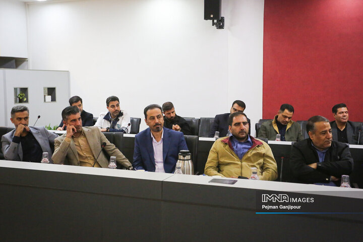 نشست آموزشی ستادهای مدیریت بحران و شوراهای پدافند غیرعامل شهرداری اصفهان