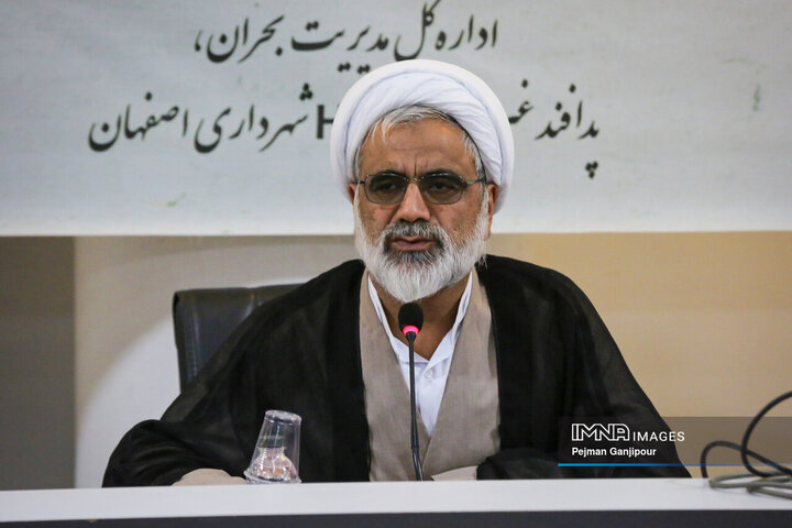 نشست آموزشی ستادهای مدیریت بحران و شوراهای پدافند غیرعامل شهرداری اصفهان