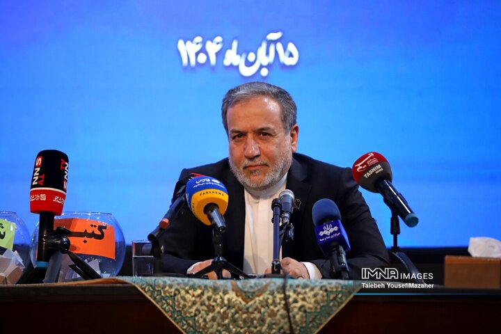 نشست دانشجویان استان همدان با سید عباس عراقچی، وزیر امور خارجه ایران