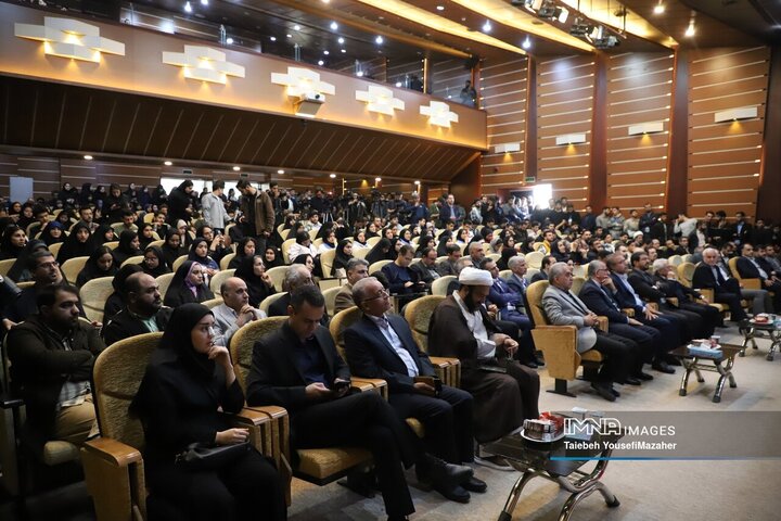 نشست دانشجویان استان همدان با سید عباس عراقچی، وزیر امور خارجه ایران