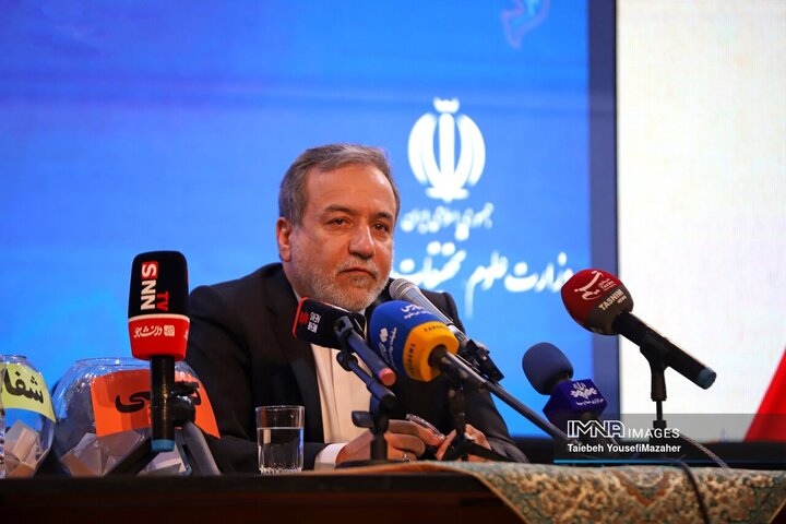 نشست دانشجویان استان همدان با سید عباس عراقچی، وزیر امور خارجه ایران