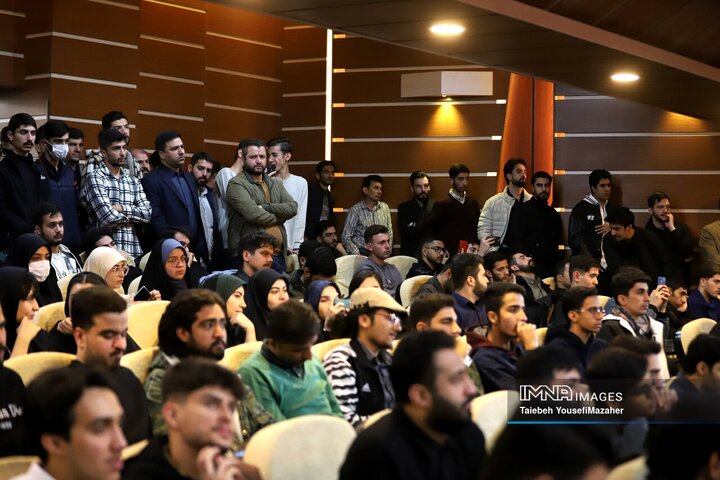 نشست دانشجویان استان همدان با سید عباس عراقچی، وزیر امور خارجه ایران