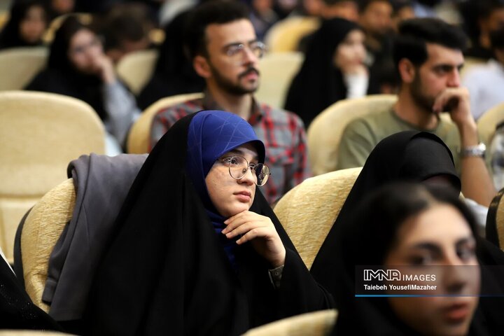 نشست دانشجویان استان همدان با سید عباس عراقچی، وزیر امور خارجه ایران