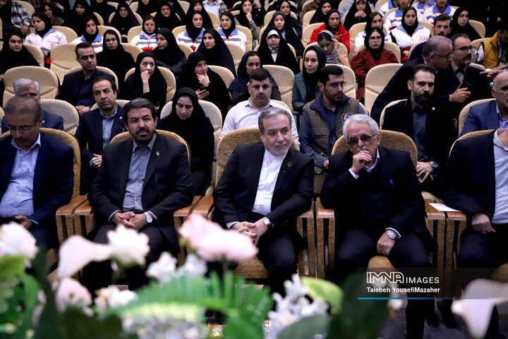 نشست دانشجویان استان همدان با سید عباس عراقچی، وزیر امور خارجه ایران