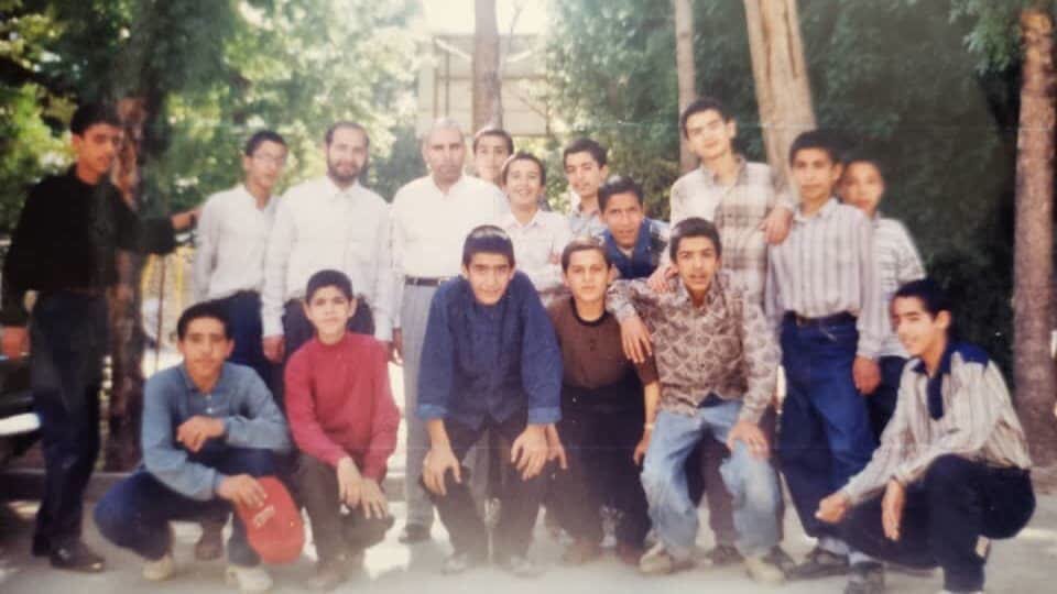 از صف صبحگاه تا صف زندگی دانشآموزان دیروز و امروز؛ روایت ماندگار مدرسه حلبیان