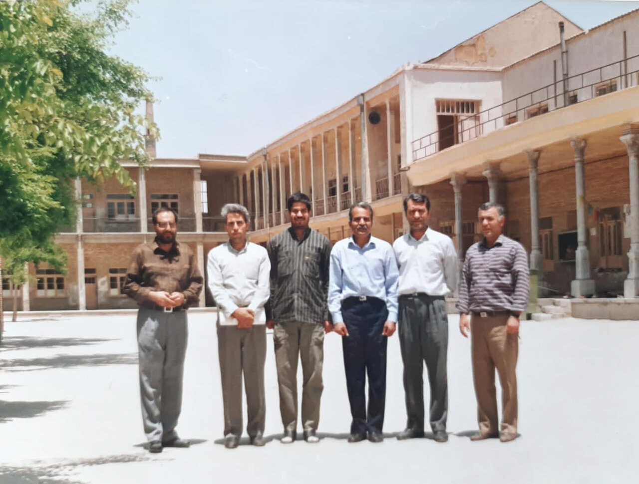 از صف صبحگاه تا صف زندگی دانشآموزان دیروز و امروز؛ روایت ماندگار مدرسه حلبیان