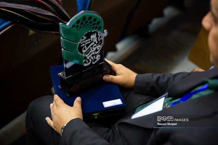 قرآن، صدای آرامش در میان هیاهوی زندگی