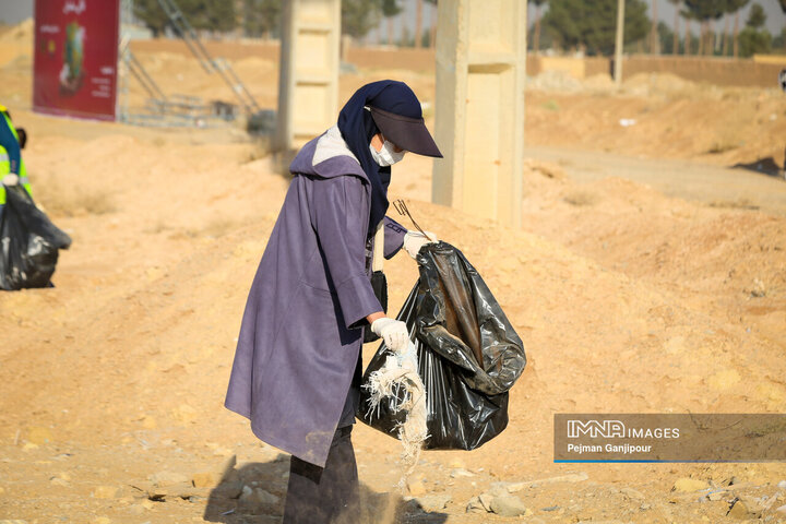 همایش پاکسازی داوطلبانه محیط زیست قلعه‌شور