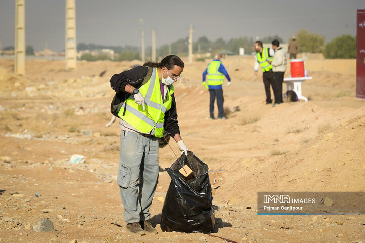 همایش پاکسازی داوطلبانه محیط زیست قلعه‌شور