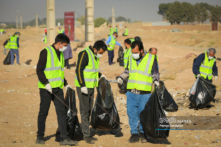 همایش پاکسازی داوطلبانه محیط زیست قلعه‌شور
