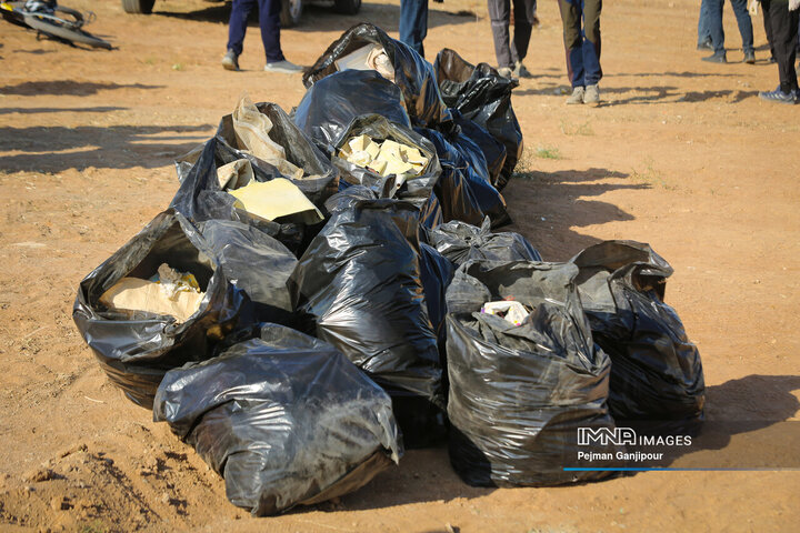 همایش پاکسازی داوطلبانه محیط زیست قلعه‌شور