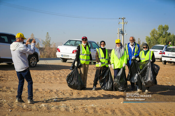همایش پاکسازی داوطلبانه محیط زیست قلعه‌شور