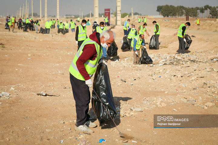 همایش پاکسازی داوطلبانه محیط زیست قلعه‌شور