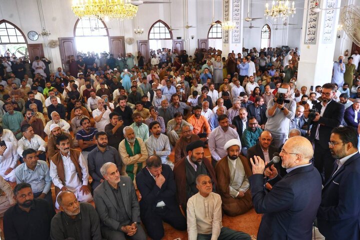 امت اسلامی باید به صورت یکپارچه و محکم در مقابل رژیم صهیونیستی بایستد