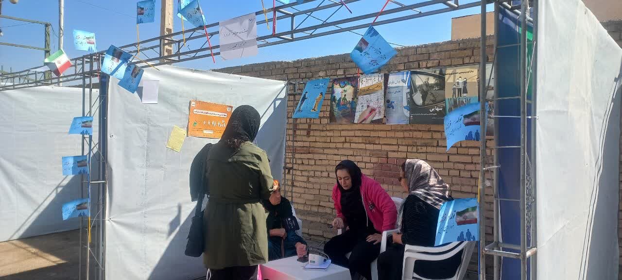 تداوم طرح «سلامتی به توان مردم» در منطقه ۱۵؛ ایستگاه چهارم در محله خاتونآباد