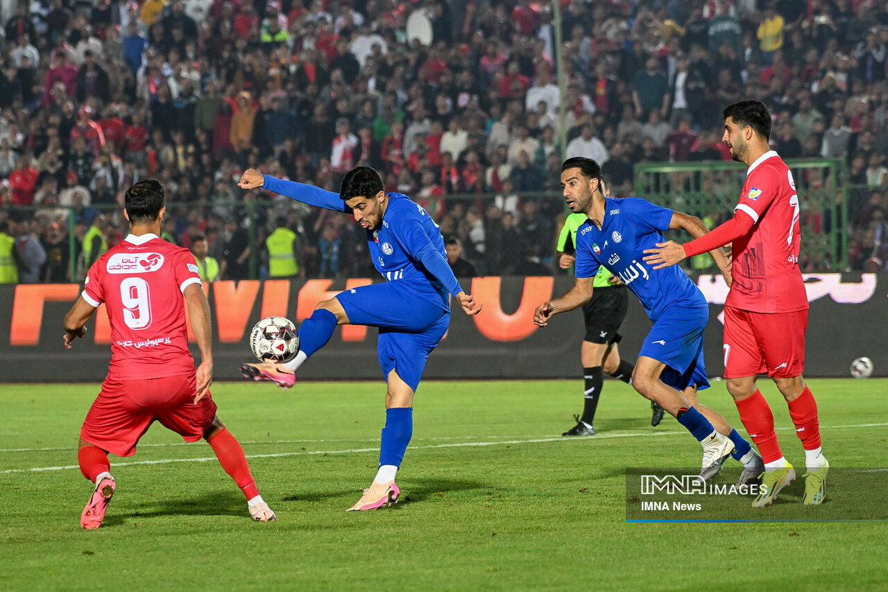 لیگ ۲۵ سال قهرمانی سپاهان است / تراکتور در مسیر استیل آذین؟