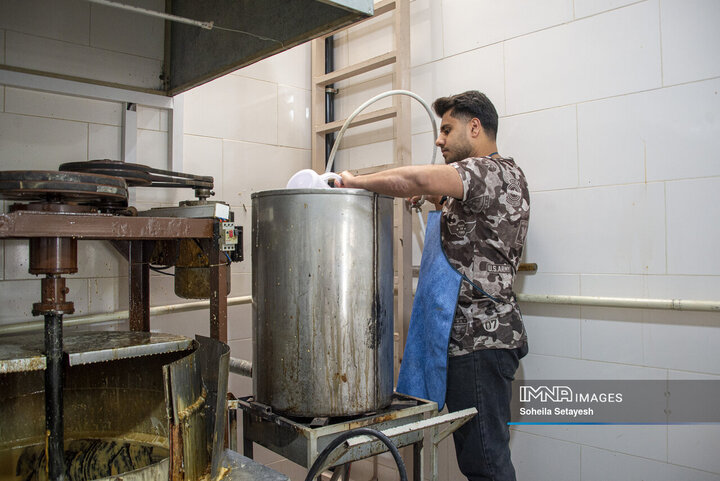 شیرینی ماندگار ; زرقان فارس