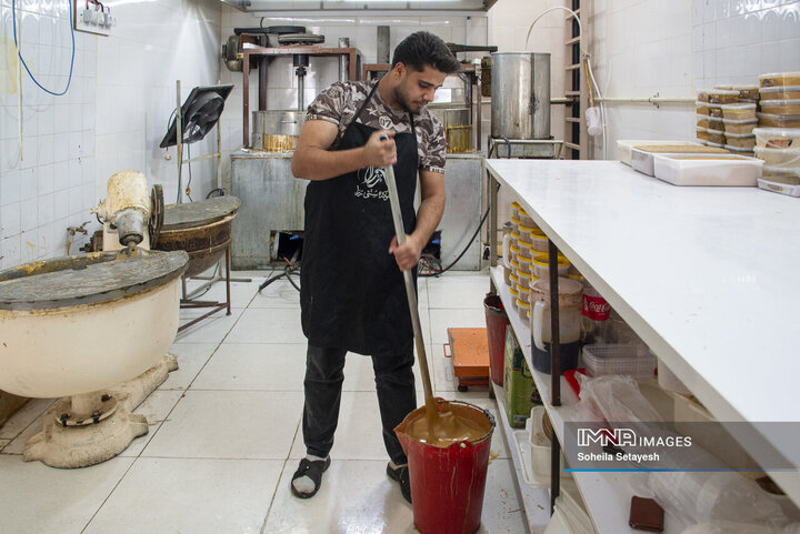 شیرینی ماندگار ; زرقان فارس