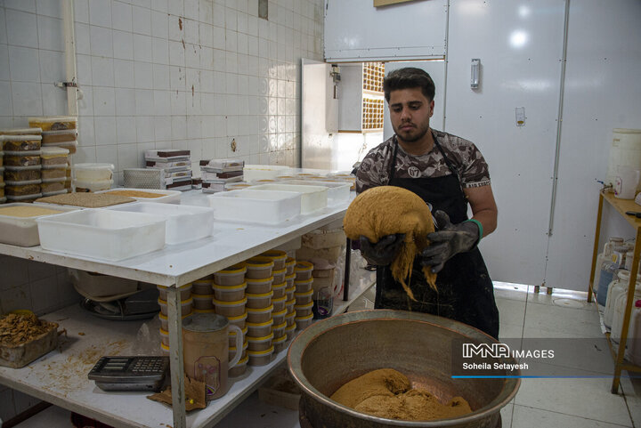 شیرینی ماندگار ; زرقان فارس