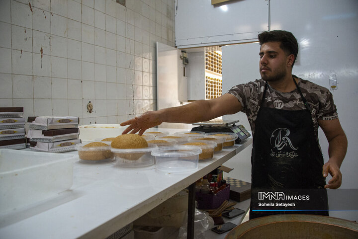 شیرینی ماندگار ; زرقان فارس