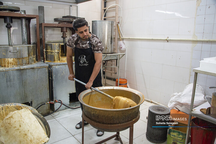 شیرینی ماندگار ; زرقان فارس