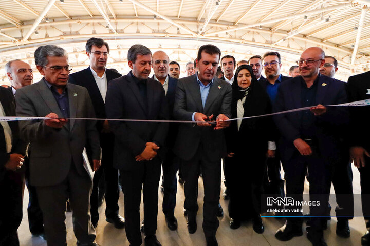 آیین افتتاح ۲ نمایشگاه فن‌نما و اتوکام در اصفهان برگزار شد