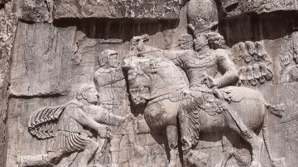 مجسمه والرین چیست و به چه معناست؟ + تاریخچه، مکان اصلی و داستان