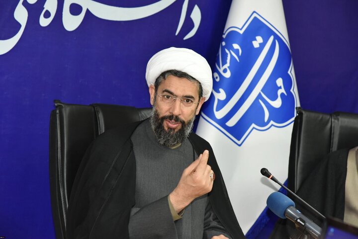 شهید طهرانچی در زندگی شخصی و حرفه‌ای خود عالمی مأنوس با قرآن بود