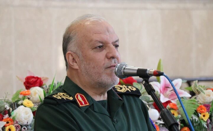 حفظ وحدت و احیای مسجدمحوری، رمز پایداری انقلاب اسلامی است