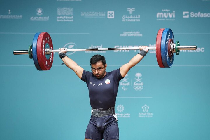حافظ قشقایی در رده هفتم وزنه‌برداران ایستاد