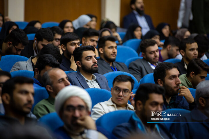 اختتامیه سی‌ونهمین جشنواره ملی قرآن و عترت دانشجویان کشور