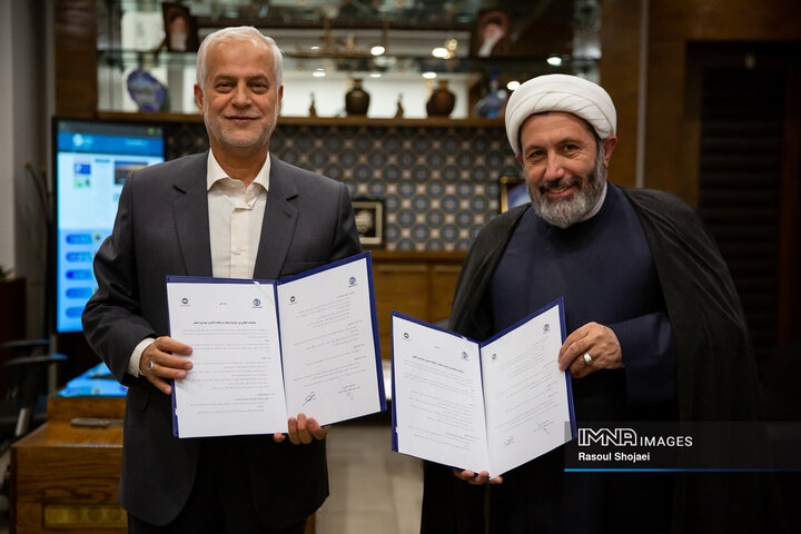 آیین امضای توافق‌نامه همکاری بین سازمان فرهنگ و ارتباطات اسلامی و شهرداری اصفهان